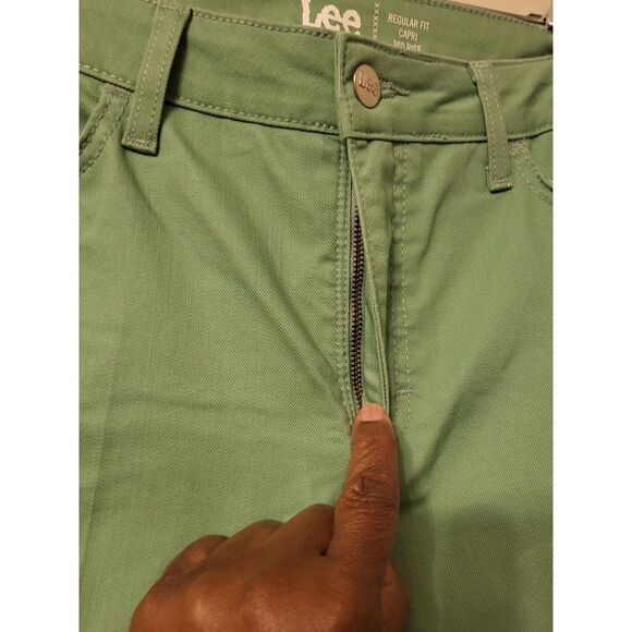 Lee Regular Fit Denim Capri Mid Rise Light Green Pant Women Size 14M Trendy - Picture 5 of 5